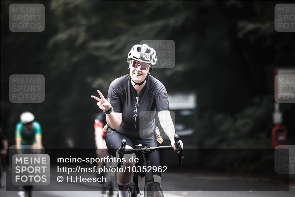13.09.2026 - Stadtparktriathlon H.Heesch http://msf.ph/oto/10352962 13.09.2026 11:07:35 Radfahren 382, 533, 543, 568, 583 meine-sportfotos.de