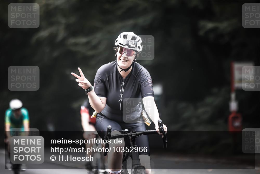 13.09.2026 - Stadtparktriathlon H.Heesch http://msf.ph/oto/10352966 13.09.2026 11:07:35 Radfahren 382, 533, 543, 568, 583 meine-sportfotos.de