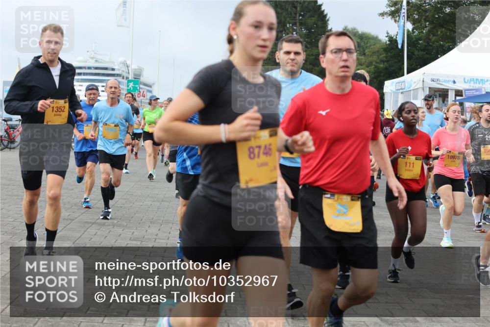 13.09.2026 - Kiel Lauf Andreas Tolksdorf http://msf.ph/oto/10352967 13.09.2026 09:56:47 Kiellinie 4, 39, 1352, 10465, 4, 8746, 38, 111, 29, 7, 898, 10975 meine-sportfotos.de