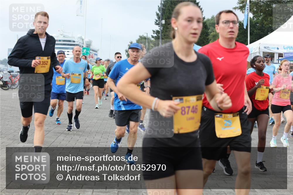13.09.2026 - Kiel Lauf Andreas Tolksdorf http://msf.ph/oto/10352970 13.09.2026 09:56:47 Kiellinie 1352, 84, 8746, 111, 10975 meine-sportfotos.de