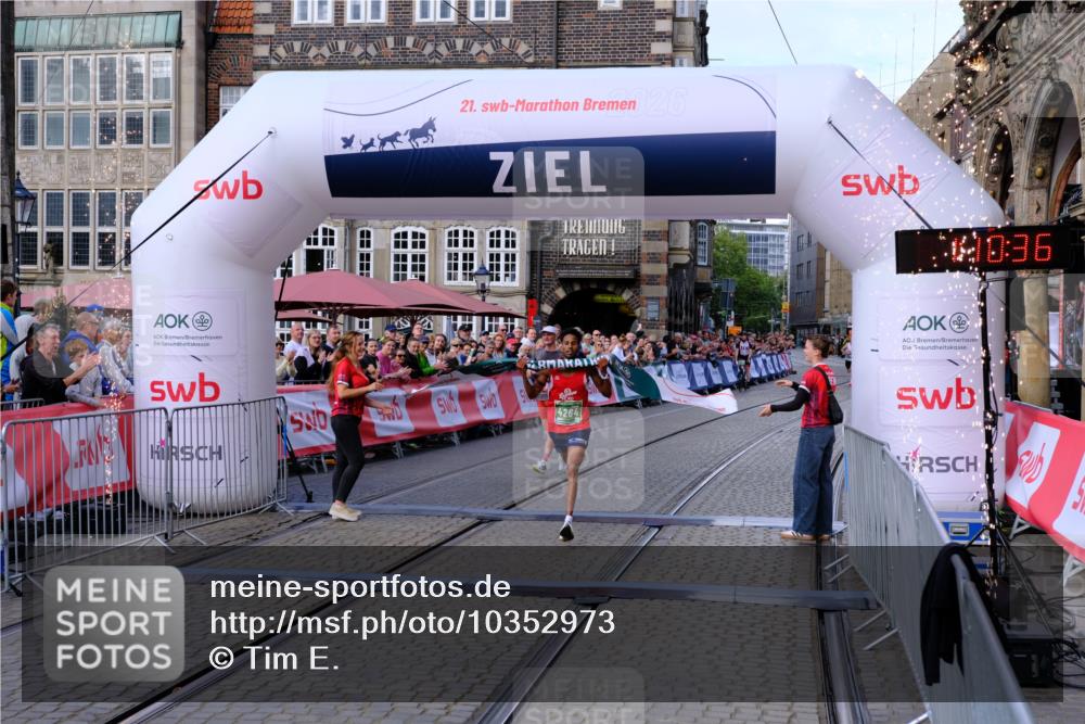 13.09.2026 - 21. swb-Marathon Bremen Tim E. http://msf.ph/oto/10352973 13.09.2026 12:40:58 Ziel 1263, 3662, 4264 meine-sportfotos.de