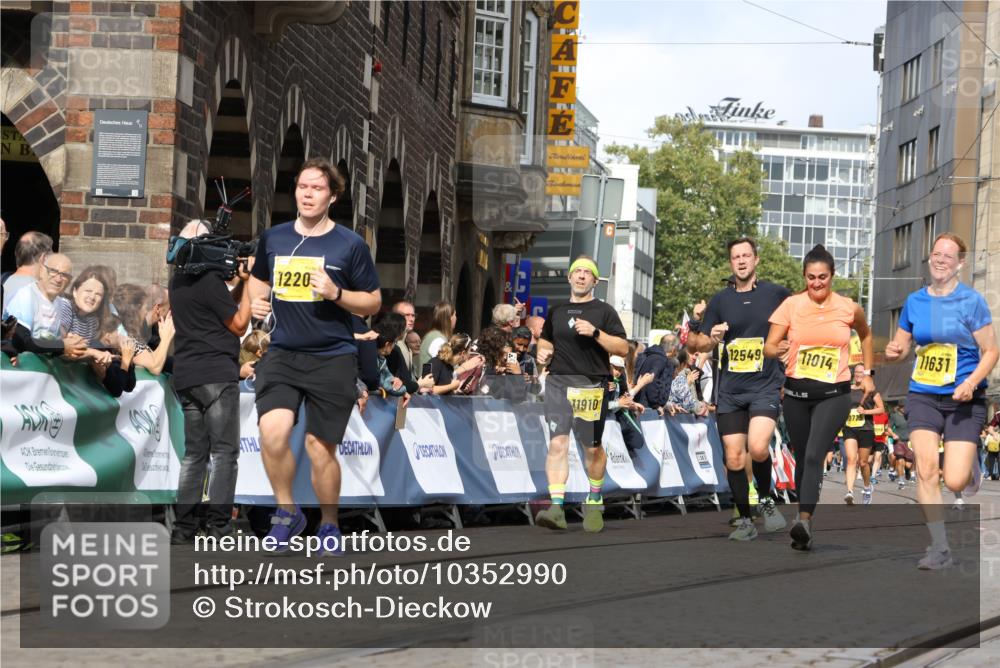 13.09.2026 - 21. swb-Marathon Bremen Strokosch-Dieckow http://msf.ph/oto/10352990 13.09.2026 10:55:21 Ziel 10555, 10646, 10901, 11001, 11620, 11860, 11889, 11908, 11976, 12313, 13592, 10203, 10256, 10297, 10725, 10788, 10881, 11414, 11557, 11748, 11862, 11941, 11975, 11977, 12030, 12150, 12258, 12348 meine-sportfotos.de