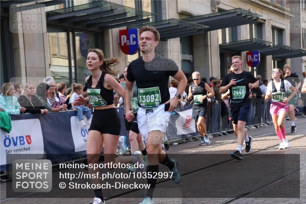 13.09.2026 - 21. swb-Marathon Bremen Strokosch-Dieckow http://msf.ph/oto/10352997 13.09.2026 13:32:48 Ziel 891, 1532, 2283, 2393, 2440, 2638, 2818, 2959, 3167, 3404, 3710, 3773, 4194, 4260, 4408, 4659, 5090, 5191, 5324, 5395, 5410, 5706, 5749, 5790, 5981, 6018, 6941, 7467, 7756, 7788, 7830, 8061, 9269, 9292, 9406, 9745, 9829, 10048, 13019, 13028, 13039, 13092, 13093, 13101, 13146, 13164, 13247, 1437, 1687, 2292, 2293, 2611, 2638, 2992, 3354, 3429, 3878, 3895, 3902, 4233, 4263, 4323, 4380, 4862, 5009, 5398, 5581, 6593, 6760 meine-sportfotos.de