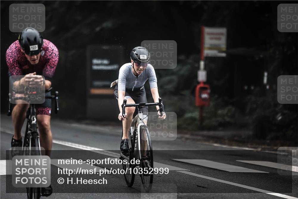 13.09.2026 - Stadtparktriathlon H.Heesch http://msf.ph/oto/10352999 13.09.2026 09:29:15 Radfahren 76, 101, 123, 177, 178, 186, 192 meine-sportfotos.de