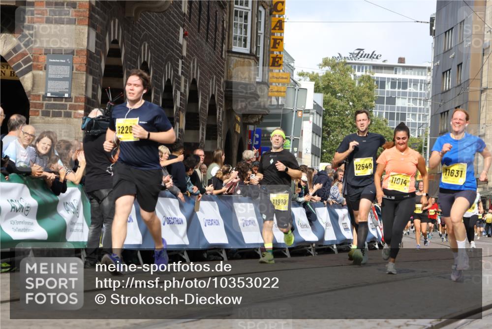 13.09.2026 - 21. swb-Marathon Bremen Strokosch-Dieckow http://msf.ph/oto/10353022 13.09.2026 10:55:21 Ziel 10555, 10646, 10901, 11001, 11620, 11860, 11889, 11908, 11976, 12313, 13592, 10203, 10256, 10297, 10725, 10788, 10881, 11414, 11557, 11748, 11862, 11941, 11975, 11977, 12030, 12150, 12258, 12348 meine-sportfotos.de