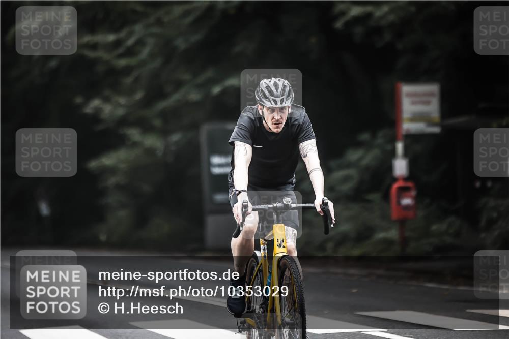 13.09.2026 - Stadtparktriathlon H.Heesch http://msf.ph/oto/10353029 13.09.2026 11:07:39 Radfahren 382, 543, 553, 568, 583 meine-sportfotos.de