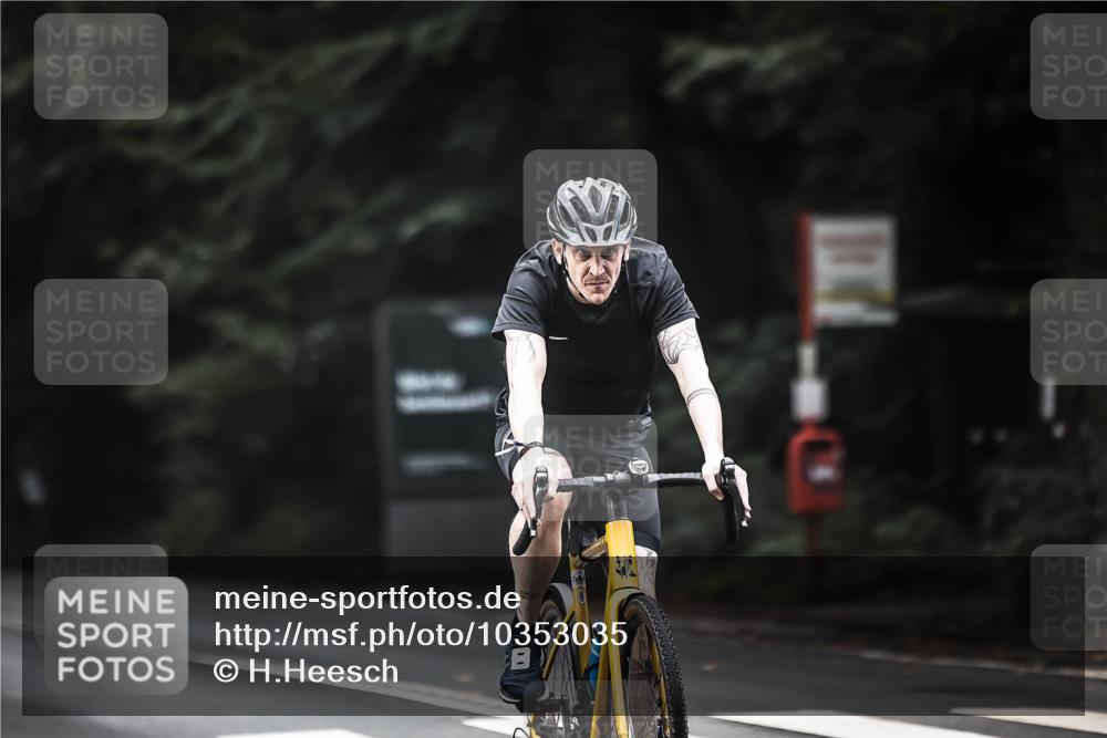 13.09.2026 - Stadtparktriathlon H.Heesch http://msf.ph/oto/10353035 13.09.2026 11:07:39 Radfahren 382, 543, 553, 568, 583 meine-sportfotos.de