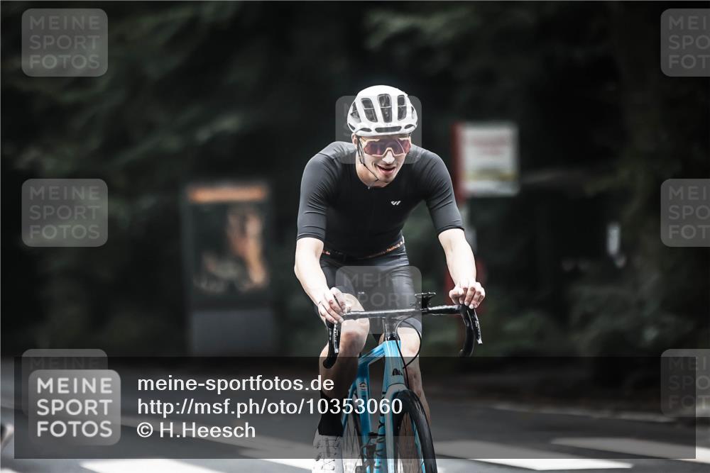 13.09.2026 - Stadtparktriathlon H.Heesch http://msf.ph/oto/10353060 13.09.2026 11:07:43 Radfahren 543, 548, 553, 583, 649 meine-sportfotos.de