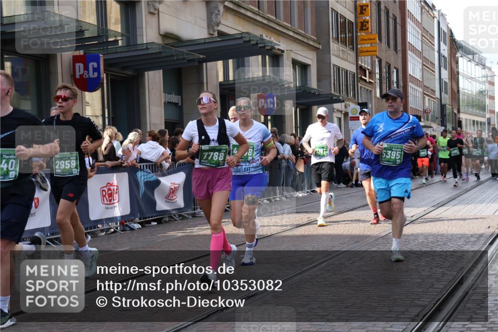 13.09.2026 - 21. swb-Marathon Bremen Strokosch-Dieckow http://msf.ph/oto/10353082 13.09.2026 13:32:49 Ziel 831, 891, 1532, 2283, 2393, 2440, 2818, 2959, 3167, 3404, 3710, 3773, 4194, 4260, 4408, 4659, 5040, 5090, 5191, 5324, 5395, 5410, 5706, 5749, 5790, 5981, 6018, 6614, 6941, 7467, 7756, 7788, 7830, 8061, 9269, 9292, 9406, 9745, 9829, 10048, 13019, 13028, 13039, 13092, 13093, 13101, 13146, 13247, 1437, 1687, 2292, 2293, 2611, 2638, 2992, 3354, 3429, 3878, 3895, 3902, 4233, 4323, 4380, 4862, 5009, 5398, 5581, 6593, 6760 meine-sportfotos.de
