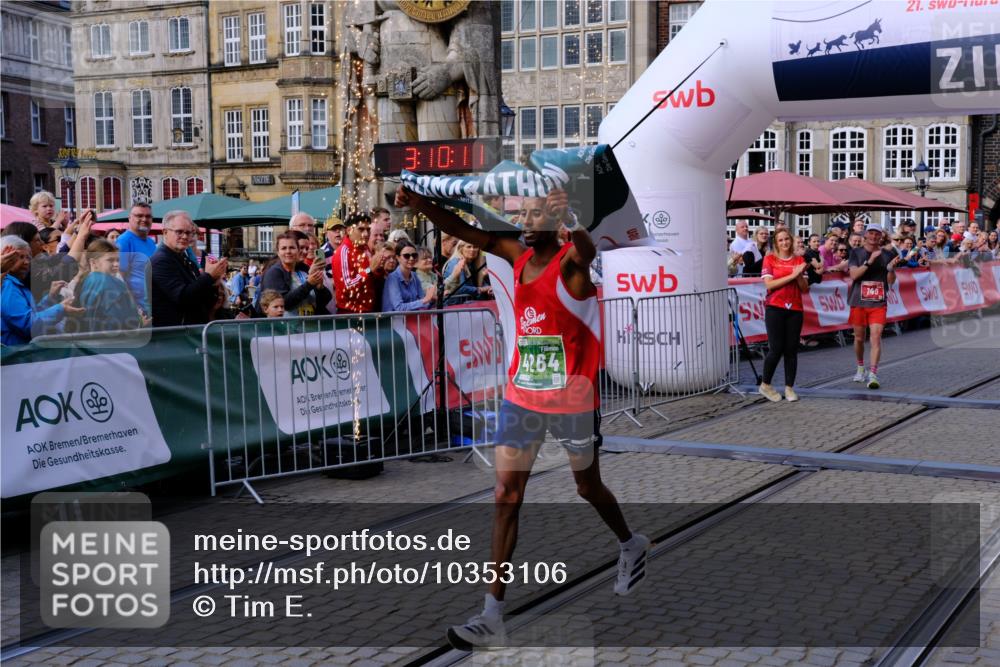 13.09.2026 - 21. swb-Marathon Bremen Tim E. http://msf.ph/oto/10353106 13.09.2026 12:41:00 Ziel 1263, 3662, 4264 meine-sportfotos.de