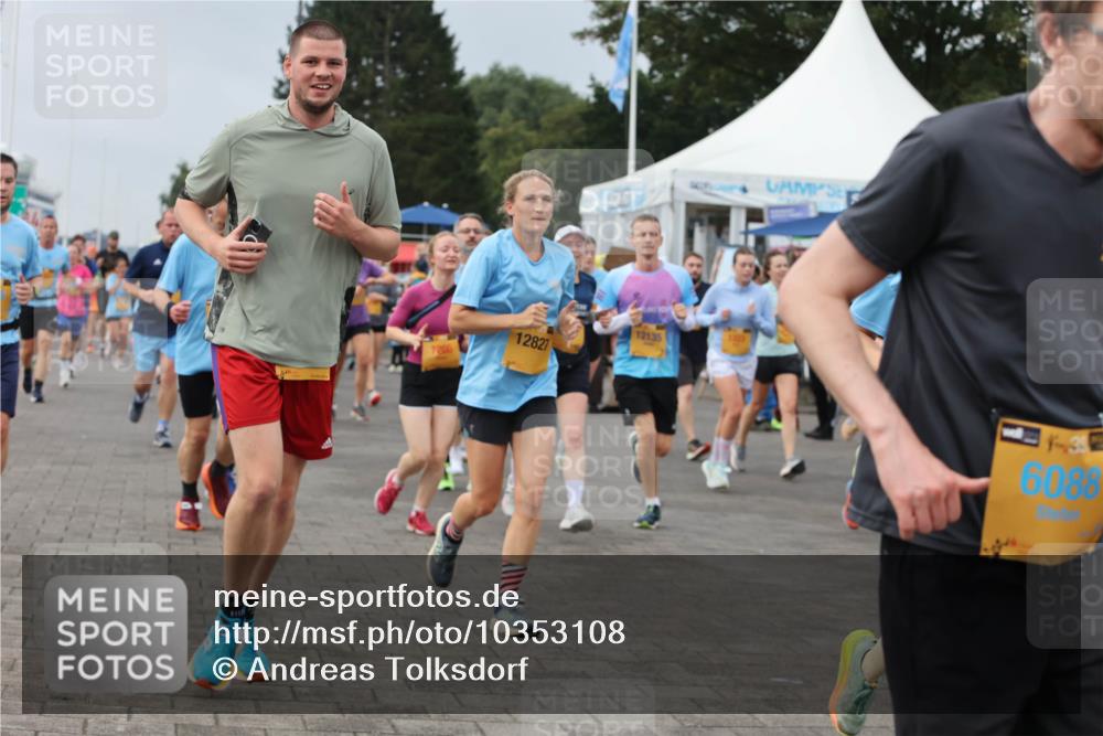 13.09.2026 - Kiel Lauf Andreas Tolksdorf http://msf.ph/oto/10353108 13.09.2026 09:56:54 Kiellinie 12827, 12135, 6088 meine-sportfotos.de