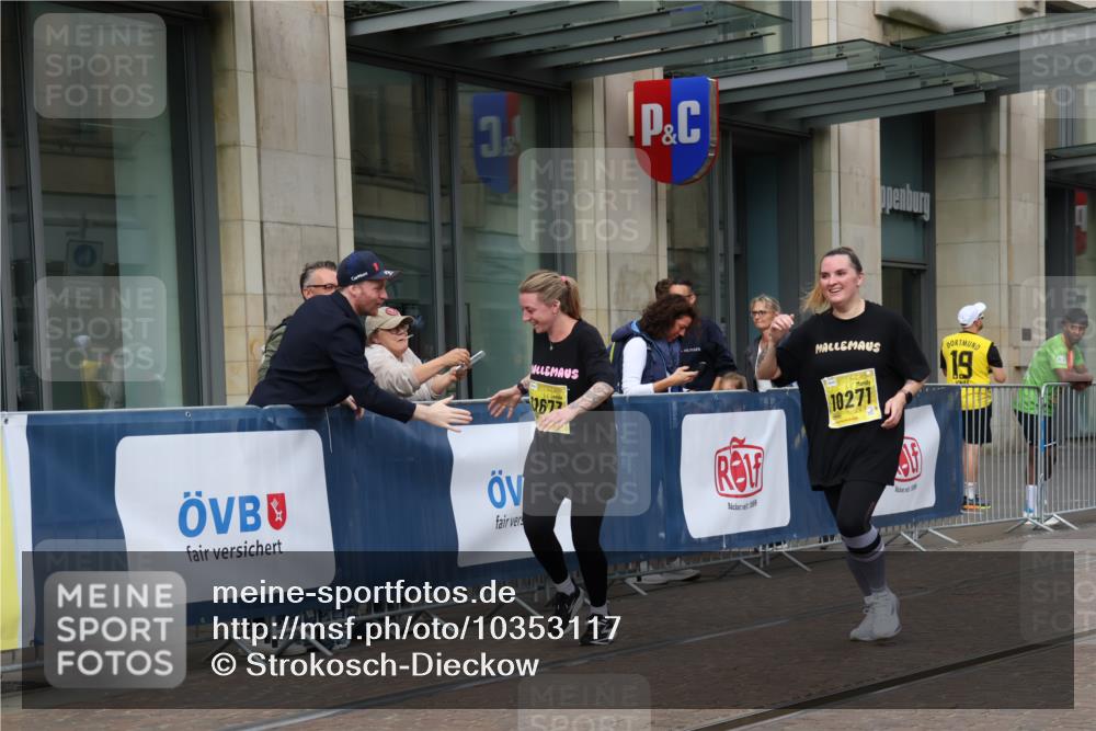 13.09.2026 - 21. swb-Marathon Bremen Strokosch-Dieckow http://msf.ph/oto/10353117 13.09.2026 11:14:46 Ziel 10271, 10325, 10605, 10752, 10776, 11085, 11645, 11673, 11694, 11810, 11974, 11990, 12110, 12191, 12333, 10303, 10519, 10557, 10705, 10722, 10805, 11041, 11097, 11098, 11140, 11186, 11288, 11408, 11876, 12112, 12191, 12193, 12431 meine-sportfotos.de