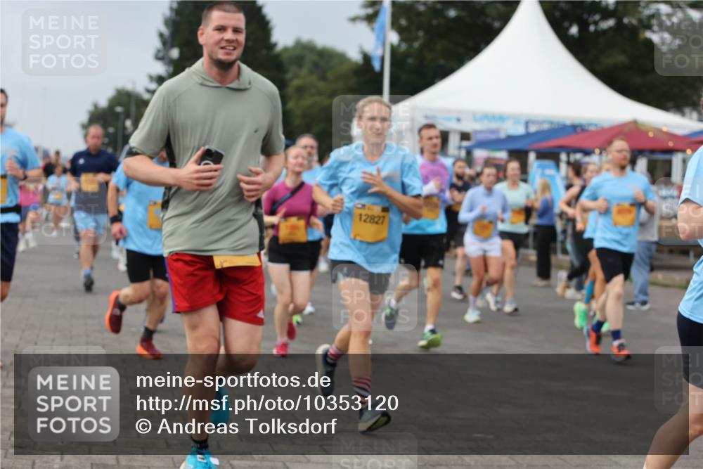 13.09.2026 - Kiel Lauf Andreas Tolksdorf http://msf.ph/oto/10353120 13.09.2026 09:56:54 Kiellinie 12827 meine-sportfotos.de