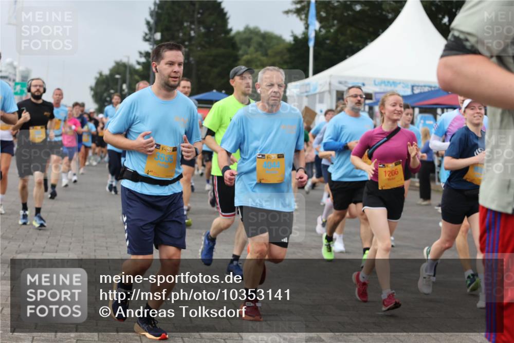 13.09.2026 - Kiel Lauf Andreas Tolksdorf http://msf.ph/oto/10353141 13.09.2026 09:56:55 Kiellinie 8535, 1939, 4044, 1206 meine-sportfotos.de