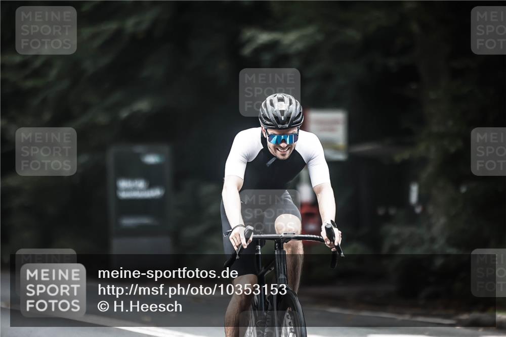 13.09.2026 - Stadtparktriathlon H.Heesch http://msf.ph/oto/10353153 13.09.2026 11:07:52 Radfahren 529, 548, 622, 649 meine-sportfotos.de