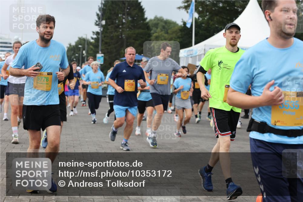13.09.2026 - Kiel Lauf Andreas Tolksdorf http://msf.ph/oto/10353172 13.09.2026 09:56:56 Kiellinie 5778, 5456, 1377, 39, 3535 meine-sportfotos.de