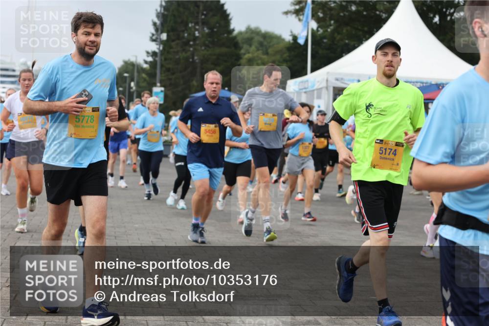 13.09.2026 - Kiel Lauf Andreas Tolksdorf http://msf.ph/oto/10353176 13.09.2026 09:56:56 Kiellinie 5778, 5456, 1377, 38, 5174 meine-sportfotos.de