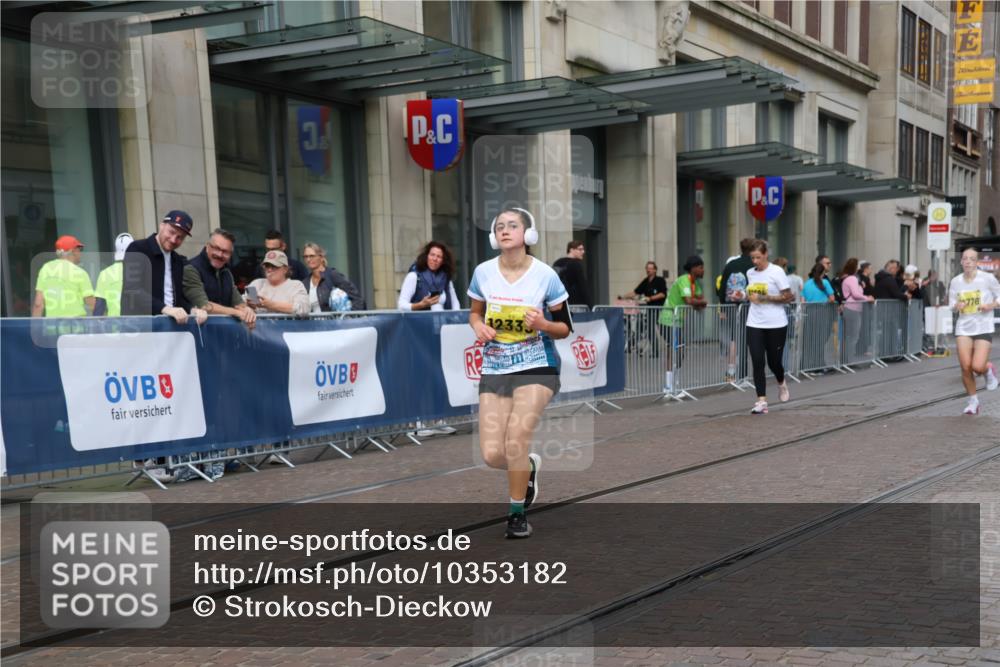 13.09.2026 - 21. swb-Marathon Bremen Strokosch-Dieckow http://msf.ph/oto/10353182 13.09.2026 11:14:49 Ziel 10271, 10325, 10605, 10752, 11085, 11424, 11645, 11673, 11694, 11810, 11974, 11990, 12110, 12333, 10519, 10557, 10705, 10722, 10776, 10805, 11085, 11097, 11098, 11186, 11288, 11408, 11645, 11876, 12112, 12191, 12193 meine-sportfotos.de