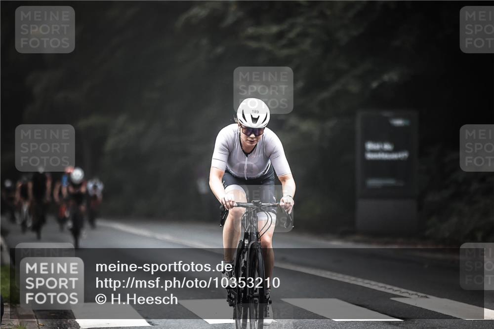 13.09.2026 - Stadtparktriathlon H.Heesch http://msf.ph/oto/10353210 13.09.2026 09:29:41 Radfahren 104, 117, 118, 161, 188, 189, 201 meine-sportfotos.de