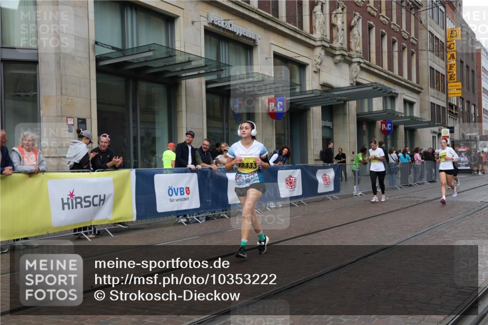 13.09.2026 - 21. swb-Marathon Bremen Strokosch-Dieckow http://msf.ph/oto/10353222 13.09.2026 11:14:50 Ziel 10271, 10325, 10605, 10752, 11424, 11673, 11694, 11810, 11974, 11990, 12110, 12333, 10519, 10557, 10705, 10752, 10776, 10805, 11085, 11097, 11098, 11186, 11288, 11408, 11645, 11876, 11974, 12112, 12191, 12193 meine-sportfotos.de