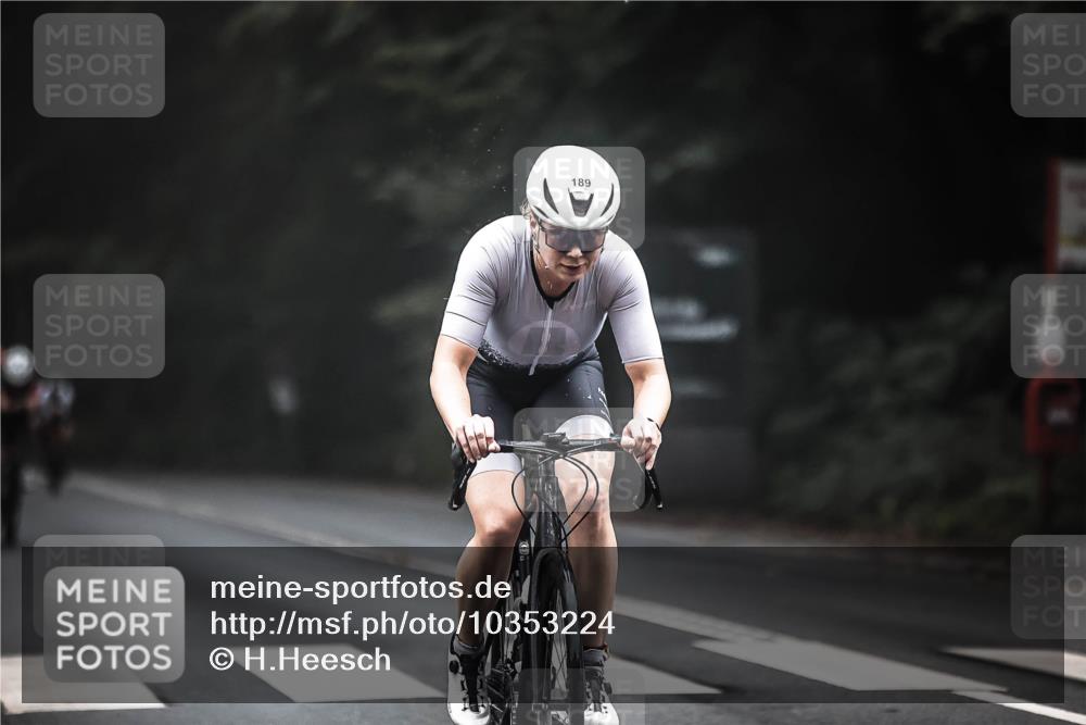 13.09.2026 - Stadtparktriathlon H.Heesch http://msf.ph/oto/10353224 13.09.2026 09:29:41 Radfahren 104, 117, 118, 161, 188, 189, 201 meine-sportfotos.de