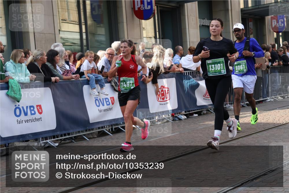 13.09.2026 - 21. swb-Marathon Bremen Strokosch-Dieckow http://msf.ph/oto/10353239 13.09.2026 13:32:55 Ziel 831, 1124, 2283, 2393, 2440, 2818, 2959, 2980, 3404, 3710, 4052, 4243, 4260, 4408, 4492, 4536, 4565, 4659, 5040, 5191, 5324, 5395, 5410, 5560, 5660, 5706, 5749, 5790, 5861, 5862, 5914, 5981, 6421, 6614, 6777, 6915, 7145, 7421, 7467, 7788, 7789, 7830, 8061, 9206, 9269, 9292, 9616, 9829, 9856, 13019, 13028, 13039, 13084, 13092, 13093, 13101, 13146, 891, 1437, 1532, 2611, 2638, 3167, 3354, 3773, 3878, 3895, 3902, 4194, 4233, 4323, 4862, 5009, 5090, 5398, 5581 meine-sportfotos.de