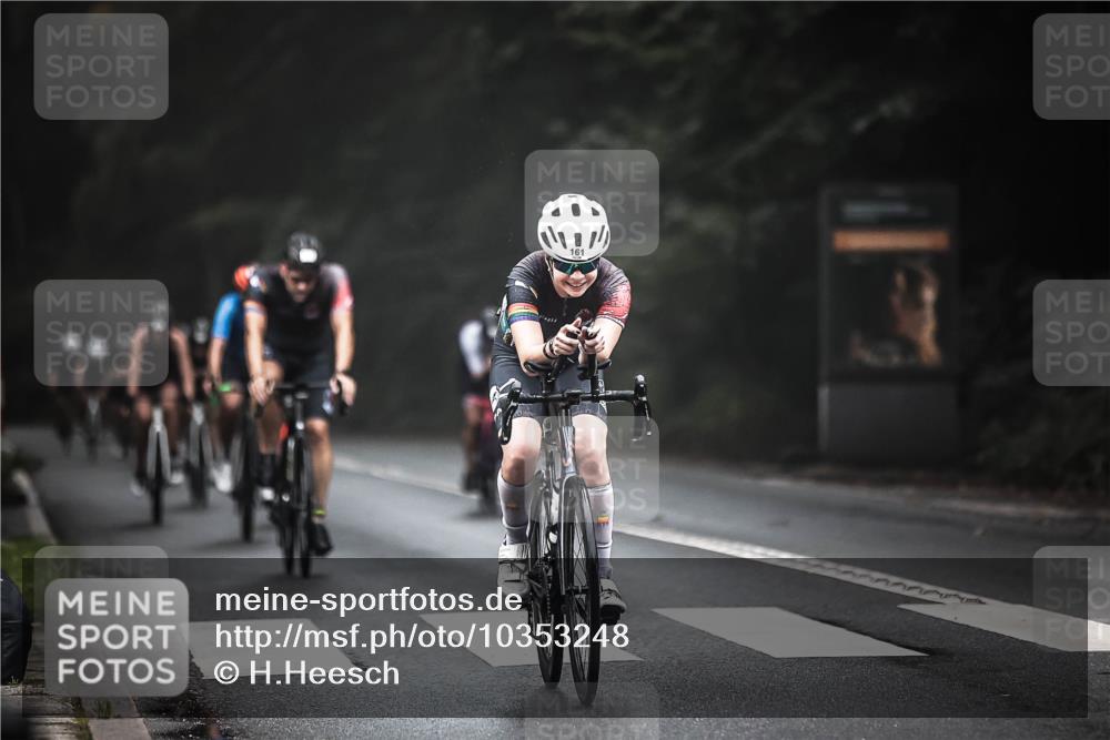 13.09.2026 - Stadtparktriathlon H.Heesch http://msf.ph/oto/10353248 13.09.2026 09:29:44 Radfahren 104, 117, 118, 128, 161, 188, 189, 201, 203 meine-sportfotos.de