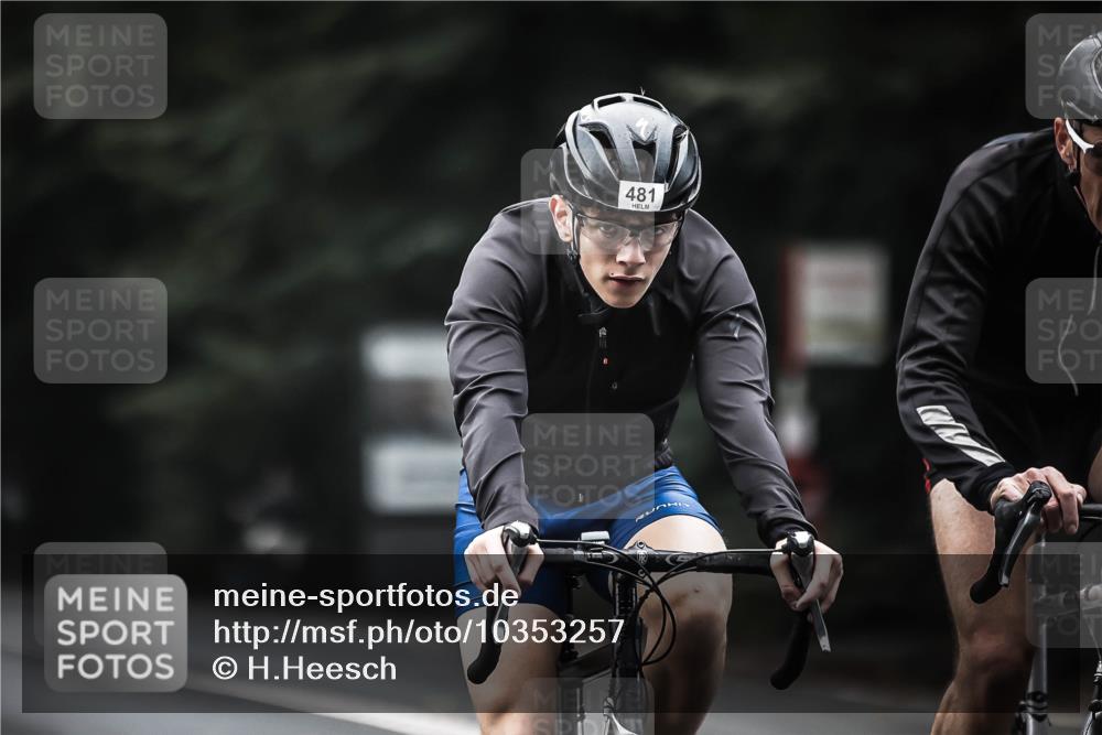 13.09.2026 - Stadtparktriathlon H.Heesch http://msf.ph/oto/10353257 13.09.2026 11:07:59 Radfahren 481, 482, 606, 622 meine-sportfotos.de
