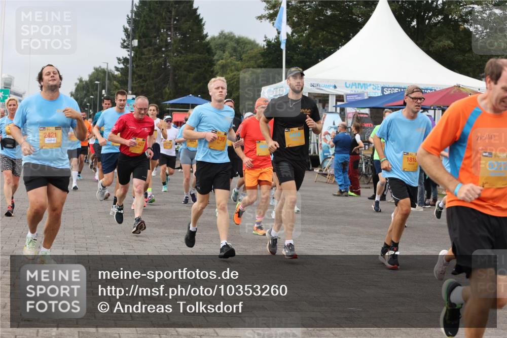 13.09.2026 - Kiel Lauf Andreas Tolksdorf http://msf.ph/oto/10353260 13.09.2026 09:57:02 Kiellinie 2421, 427, 3054, 139, 1, 39, 1816, 5222 meine-sportfotos.de