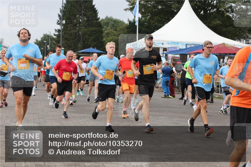 13.09.2026 - Kiel Lauf Andreas Tolksdorf http://msf.ph/oto/10353270 13.09.2026 09:57:02 Kiellinie 3013, 39, 2421, 11427, 12194, 8139, 39, 1818 meine-sportfotos.de