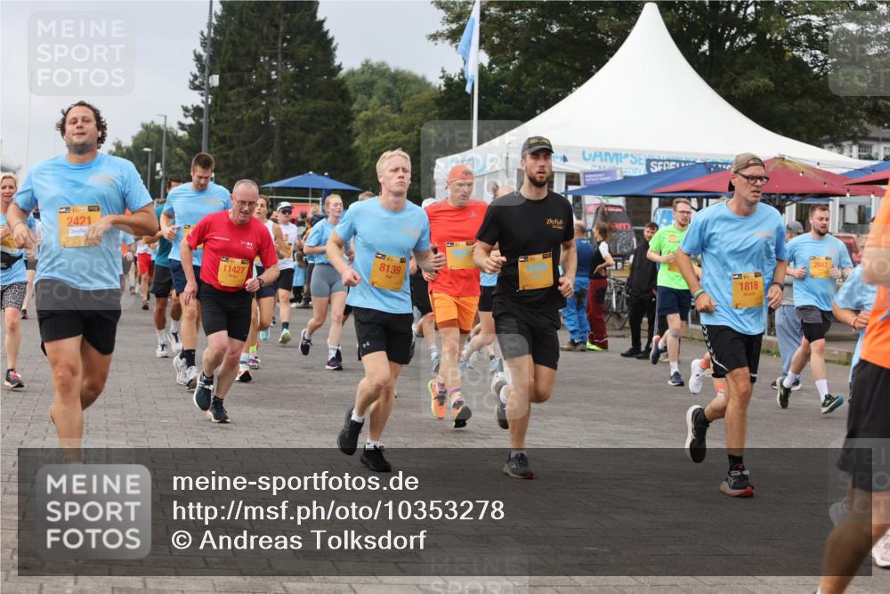 13.09.2026 - Kiel Lauf Andreas Tolksdorf http://msf.ph/oto/10353278 13.09.2026 09:57:02 Kiellinie 38, 2421, 11427, 39, 8139, 1818, 2647 meine-sportfotos.de