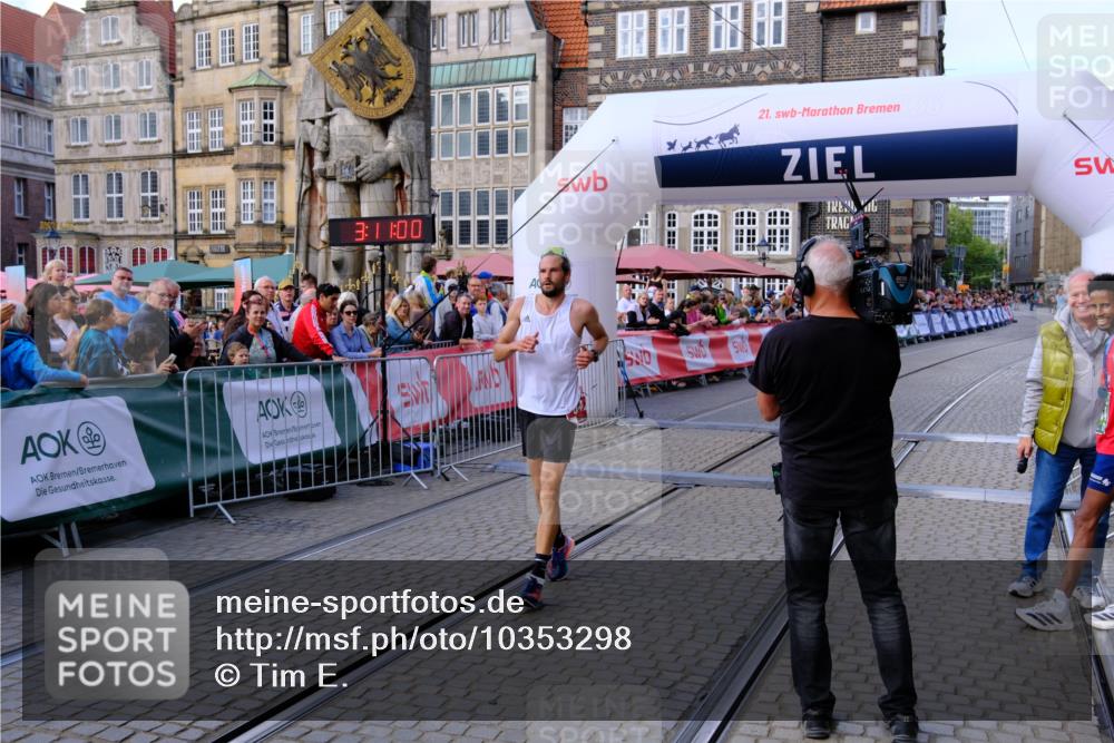 13.09.2026 - 21. swb-Marathon Bremen Tim E. http://msf.ph/oto/10353298 13.09.2026 12:41:49 Ziel 1139 meine-sportfotos.de