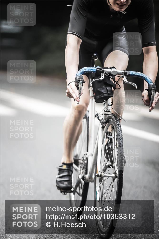 13.09.2026 - Stadtparktriathlon H.Heesch http://msf.ph/oto/10353312 13.09.2026 11:08:06 Radfahren 592, 606 meine-sportfotos.de