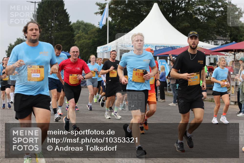 13.09.2026 - Kiel Lauf Andreas Tolksdorf http://msf.ph/oto/10353321 13.09.2026 09:57:03 Kiellinie 39, 2421, 39, 1142, 4894, 38, 8139 meine-sportfotos.de