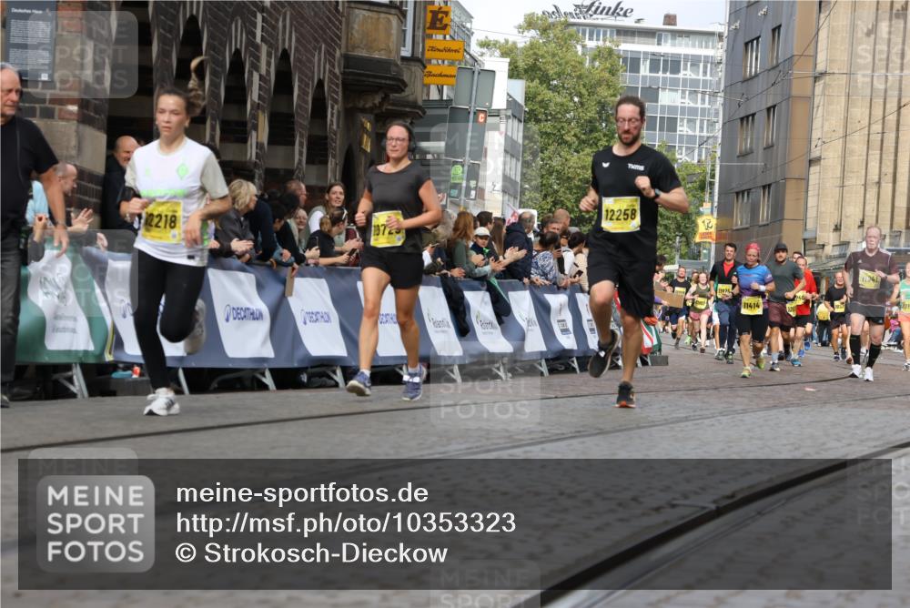 13.09.2026 - 21. swb-Marathon Bremen Strokosch-Dieckow http://msf.ph/oto/10353323 13.09.2026 10:55:29 Ziel 10555, 11001, 11014, 11466, 11620, 11631, 11860, 11908, 11910, 11976, 12201, 12549, 10203, 10243, 10297, 10379, 10423, 10529, 10550, 10788, 10809, 10881, 11377, 11510, 11557, 11748, 11862, 11975, 12030, 12125, 12150, 12188, 12348 meine-sportfotos.de