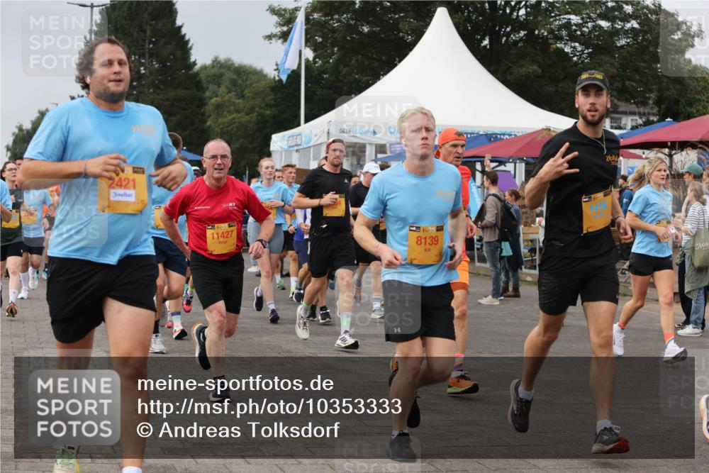 13.09.2026 - Kiel Lauf Andreas Tolksdorf http://msf.ph/oto/10353333 13.09.2026 09:57:03 Kiellinie 2421, 38, 11427, 39, 8139 meine-sportfotos.de