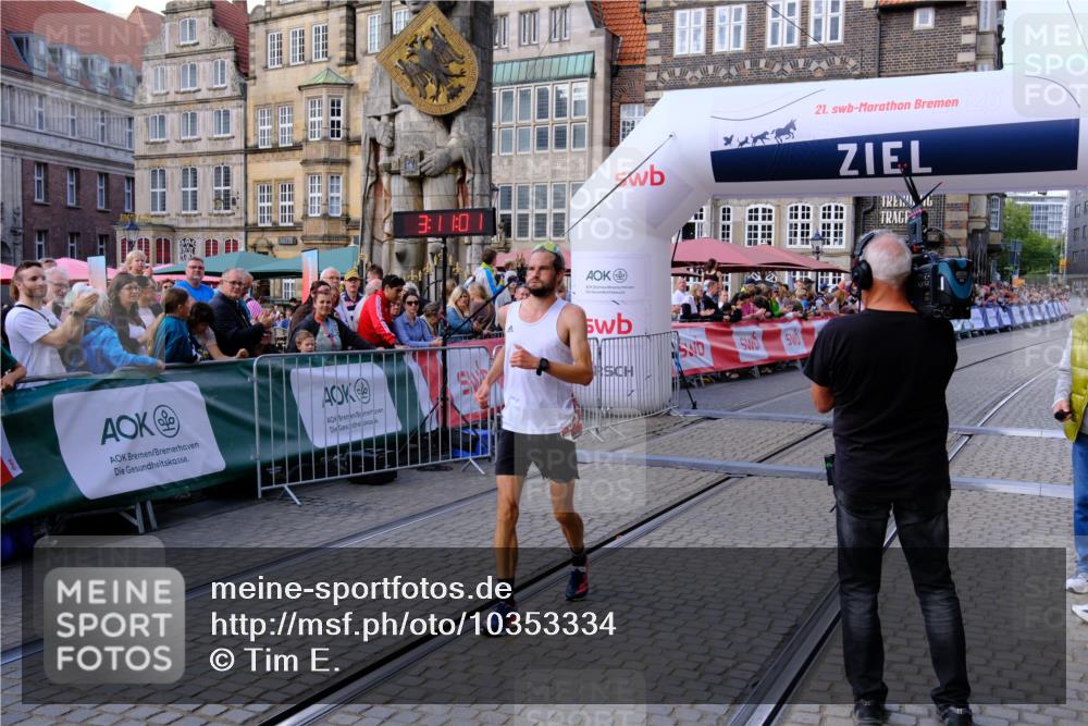 13.09.2026 - 21. swb-Marathon Bremen Tim E. http://msf.ph/oto/10353334 13.09.2026 12:41:49 Ziel 1139 meine-sportfotos.de