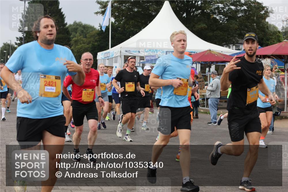 13.09.2026 - Kiel Lauf Andreas Tolksdorf http://msf.ph/oto/10353340 13.09.2026 09:57:03 Kiellinie 3, 2421, 38, 11427, 3054, 4894 meine-sportfotos.de