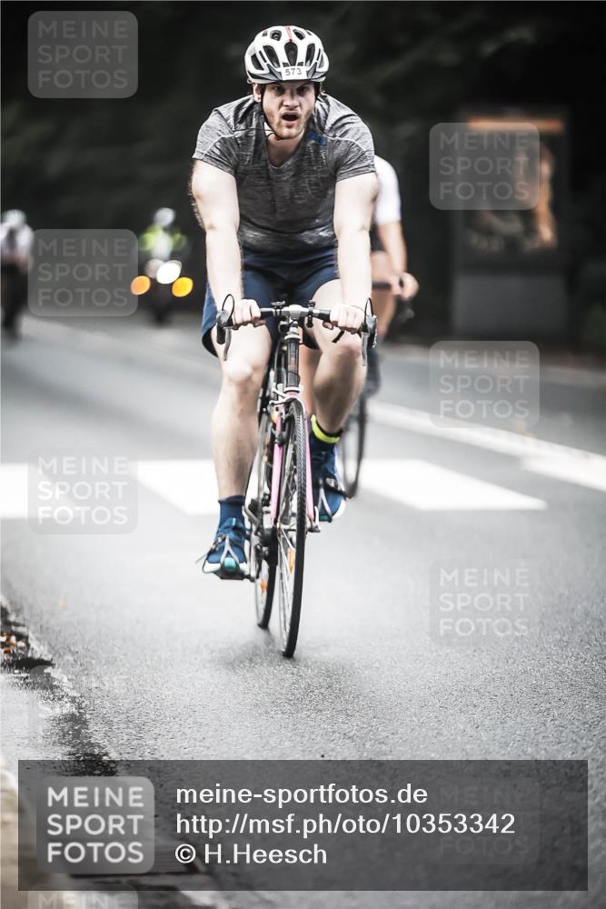 13.09.2026 - Stadtparktriathlon H.Heesch http://msf.ph/oto/10353342 13.09.2026 11:08:13 Radfahren 472, 479, 566, 573, 592, 629 meine-sportfotos.de