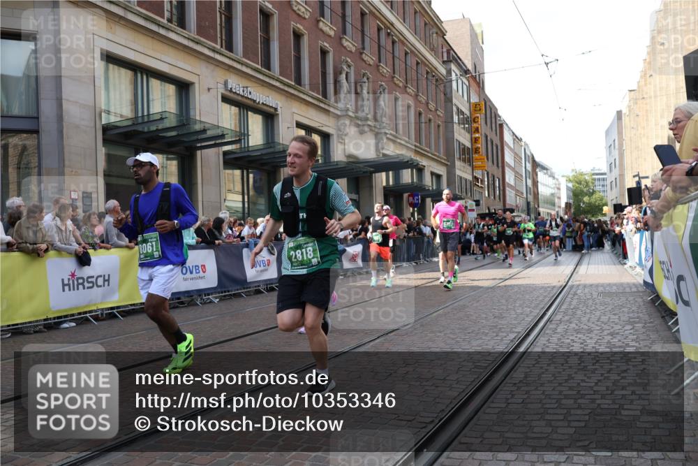 13.09.2026 - 21. swb-Marathon Bremen Strokosch-Dieckow http://msf.ph/oto/10353346 13.09.2026 13:32:57 Ziel 831, 1124, 2283, 2393, 2440, 2818, 2959, 2980, 3710, 4052, 4243, 4260, 4408, 4492, 4536, 4543, 4565, 4659, 5040, 5191, 5324, 5395, 5410, 5560, 5660, 5749, 5790, 5861, 5862, 5914, 5981, 6421, 6597, 6614, 6777, 6915, 6997, 7145, 7421, 7467, 7788, 7789, 7830, 8061, 8599, 8602, 9206, 9269, 9292, 9616, 9856, 13019, 13028, 13084, 13092, 13093, 13101, 891, 1437, 1532, 2611, 2638, 3167, 3404, 3773, 3895, 3902, 4194, 4233, 4323, 4862, 5009, 5090, 5398, 5581 meine-sportfotos.de