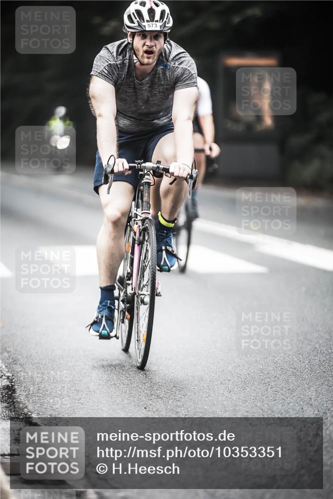 13.09.2026 - Stadtparktriathlon H.Heesch http://msf.ph/oto/10353351 13.09.2026 11:08:13 Radfahren 472, 479, 566, 573, 592, 629 meine-sportfotos.de