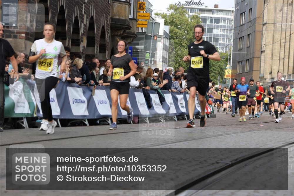 13.09.2026 - 21. swb-Marathon Bremen Strokosch-Dieckow http://msf.ph/oto/10353352 13.09.2026 10:55:29 Ziel 10555, 11001, 11014, 11466, 11620, 11631, 11860, 11908, 11910, 11976, 12201, 12549, 10203, 10243, 10297, 10379, 10423, 10529, 10550, 10788, 10809, 10881, 11377, 11510, 11557, 11748, 11862, 11975, 12030, 12125, 12150, 12188, 12348 meine-sportfotos.de