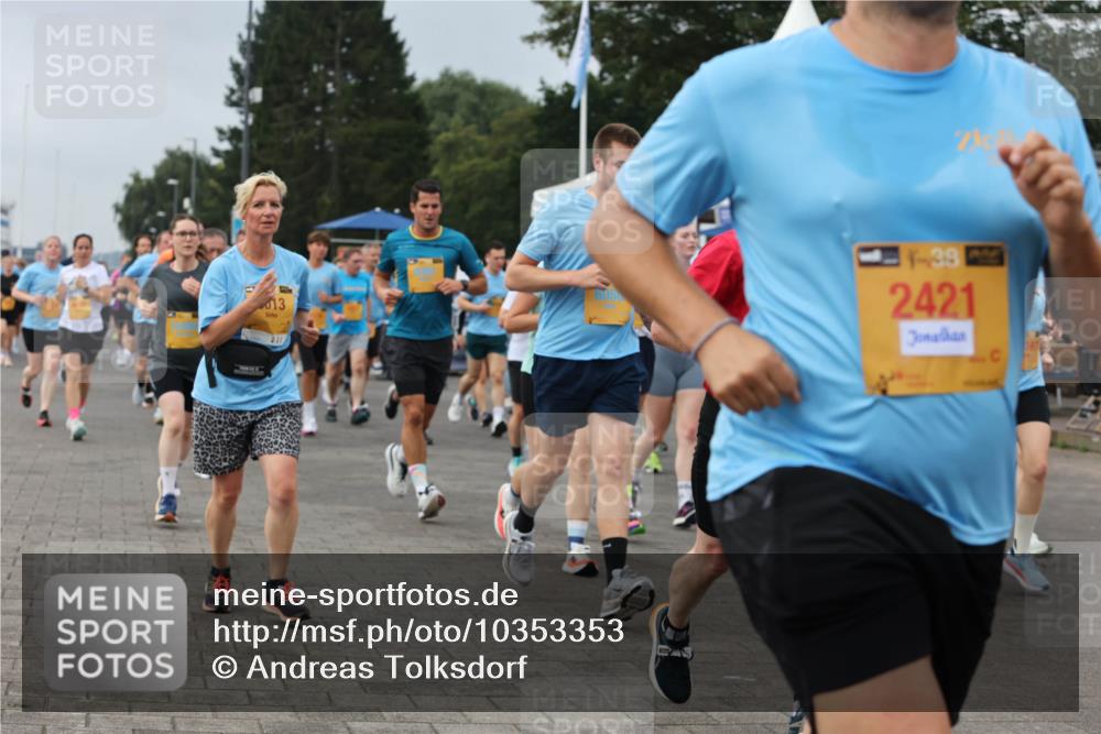 13.09.2026 - Kiel Lauf Andreas Tolksdorf http://msf.ph/oto/10353353 13.09.2026 09:57:04 Kiellinie 13, 311, 39, 2421 meine-sportfotos.de