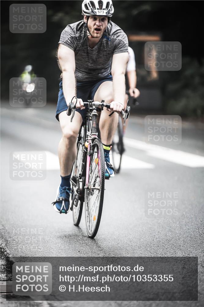 13.09.2026 - Stadtparktriathlon H.Heesch http://msf.ph/oto/10353355 13.09.2026 11:08:13 Radfahren 472, 479, 566, 573, 592, 629 meine-sportfotos.de
