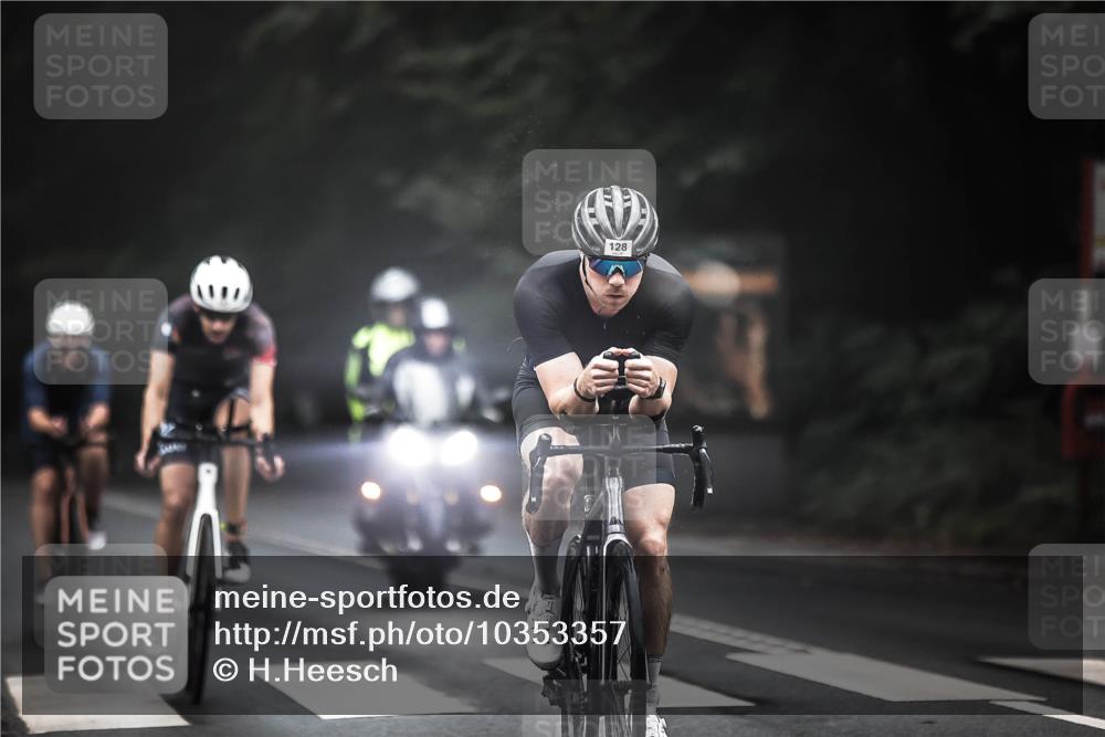 13.09.2026 - Stadtparktriathlon H.Heesch http://msf.ph/oto/10353357 13.09.2026 09:29:50 Radfahren 104, 117, 118, 128, 142, 147, 161, 188, 201, 203 meine-sportfotos.de