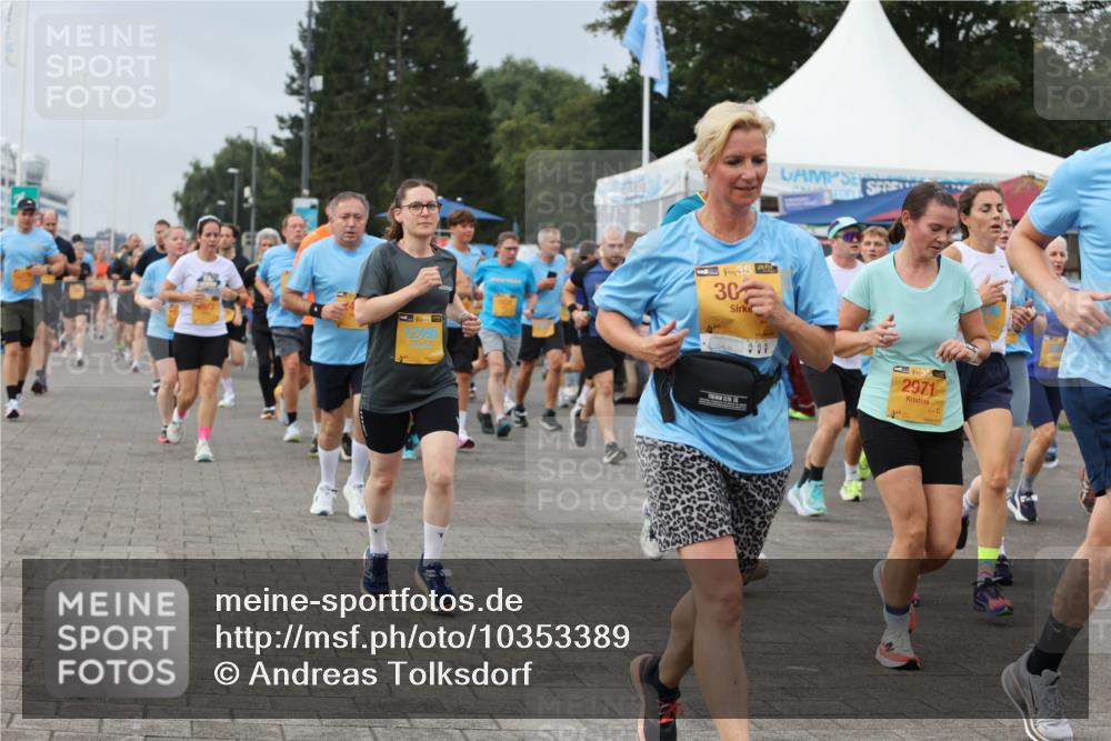 13.09.2026 - Kiel Lauf Andreas Tolksdorf http://msf.ph/oto/10353389 13.09.2026 09:57:05 Kiellinie 2490, 48, 30, 31, 2971 meine-sportfotos.de