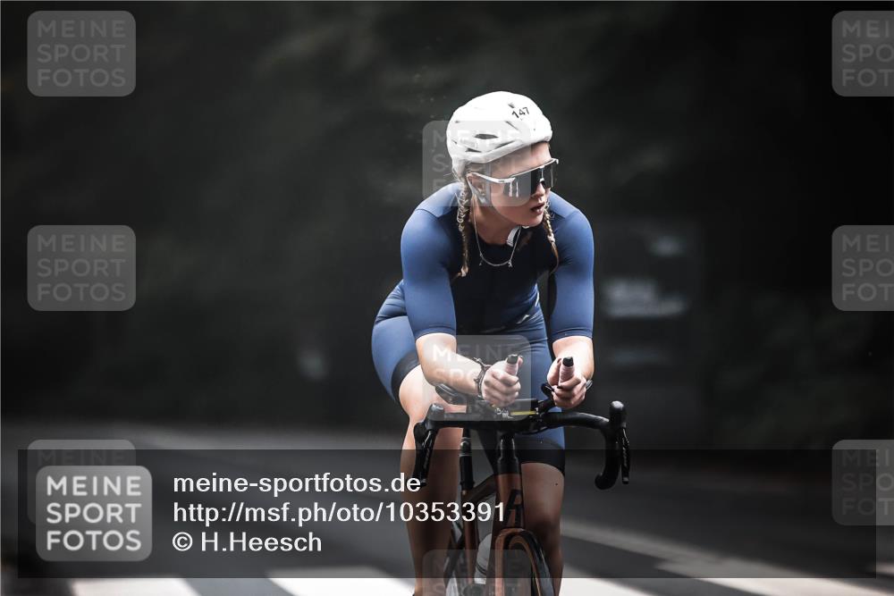 13.09.2026 - Stadtparktriathlon H.Heesch http://msf.ph/oto/10353391 13.09.2026 09:29:52 Radfahren 104, 117, 118, 128, 142, 147, 188, 201, 203 meine-sportfotos.de