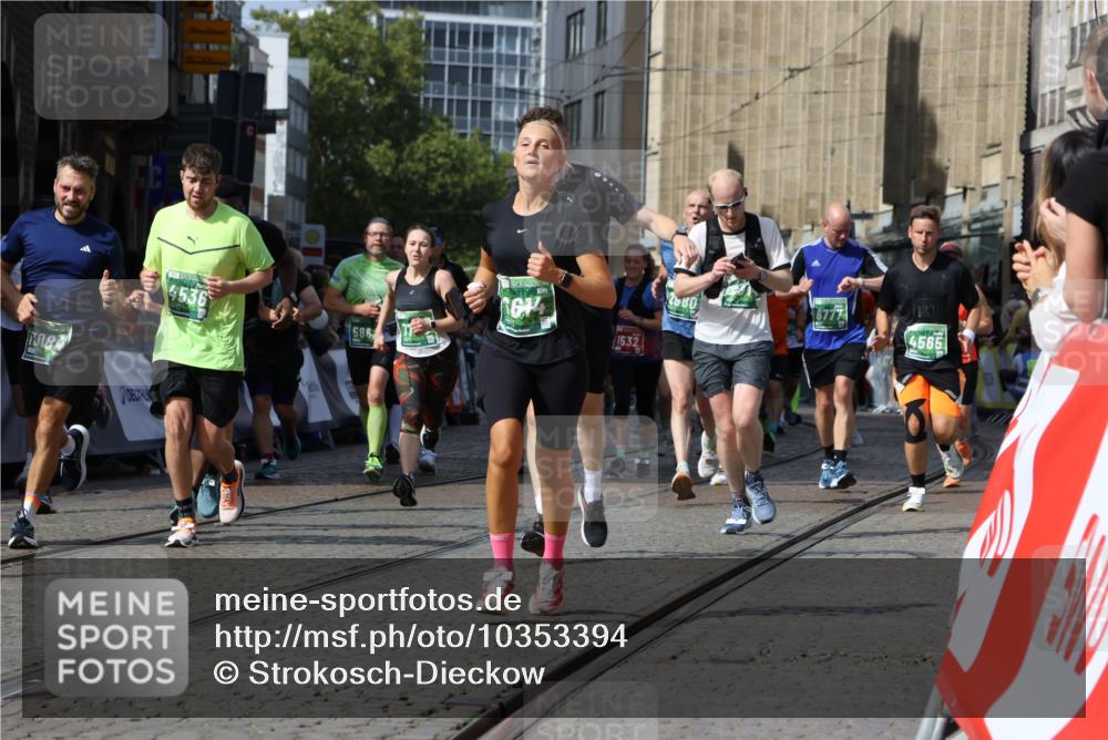 13.09.2026 - 21. swb-Marathon Bremen Strokosch-Dieckow http://msf.ph/oto/10353394 13.09.2026 13:33:16 Ziel 891, 1532, 2440, 2638, 2959, 3167, 3404, 3710, 3773, 3902, 4194, 4233, 4659, 5009, 5090, 5410, 5581, 5706, 5749, 5981, 6018, 6786, 6941, 7756, 7788, 8367, 8506, 9292, 9406, 9745, 9829, 10048, 13019, 13039, 13092, 13093, 13146, 13164, 13232, 13234, 13247, 831, 1124, 2980, 4052, 4219, 4243, 4492, 4536, 4543, 4565, 5040, 5560, 5660, 5726, 5861, 5862, 5914, 6256, 6421, 6597, 6614, 6777, 6844, 6882, 6915, 6997, 7145, 7421, 7789, 8093, 8177, 8501, 8599, 8602, 9206, 9616, 9856 meine-sportfotos.de