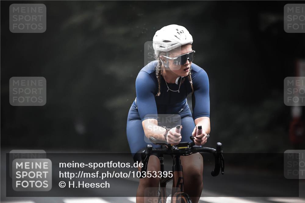 13.09.2026 - Stadtparktriathlon H.Heesch http://msf.ph/oto/10353395 13.09.2026 09:29:52 Radfahren 104, 117, 118, 128, 142, 147, 188, 201, 203 meine-sportfotos.de