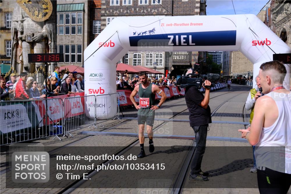 13.09.2026 - 21. swb-Marathon Bremen Tim E. http://msf.ph/oto/10353415 13.09.2026 12:42:25 Ziel  meine-sportfotos.de